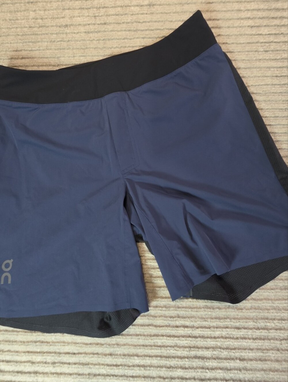 On Running Hybrid Shorts Mens M Navy Blue Swiss Engineering Training Gym Active